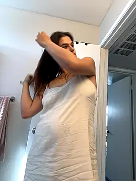 Snapshot of SafeinouterSpace chatting on October 2025 06:09:01 PM SafeinouterSpace online show from October 2025 06:09:01 PM