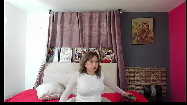 Snapshot of violl3tfoxx chatting on June 2026 01:39:01 AM violl3tfoxx online show from June 2026 01:39:01 AM