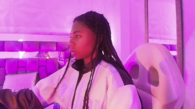 Snapshot of Queen_perla_ chatting on June 2026 12:14:02 PM Queen perla online show from June 2026 12:14:02 PM
