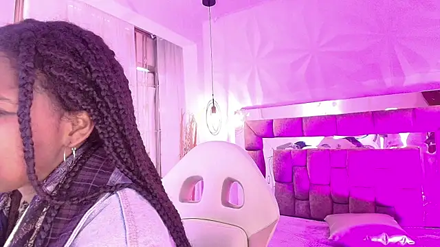 Snapshot of Queen_perla_ chatting on July 2026 12:40:01 PM Queen perla online show from July 2026 12:40:01 PM