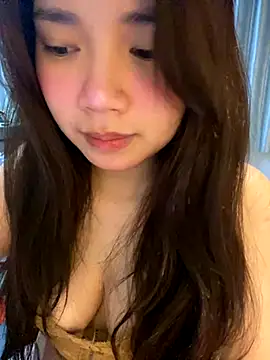 Hotellinh12 online show from December 2025 05:07:01 PM