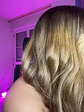 Agnescruzz online show from March 2026 05:08:01 PM