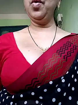 Snapshot of Rosy-B chatting on December 2024 09:40:02 AM Rosy-B online show from December 2024 09:40:02 AM