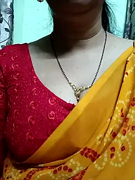 Snapshot of Rosy-B chatting on December 2024 12:33:01 AM Rosy-B online show from December 2024 12:33:01 AM