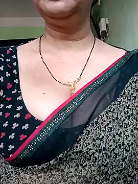 Snapshot of Rosy-B chatting on January 2025 09:59:01 AM Rosy-B online show from January 2025 09:59:01 AM