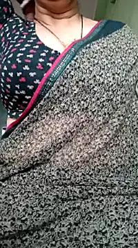 Snapshot of Rosy-B chatting on January 2025 10:00:02 AM Rosy-B online show from January 2025 10:00:02 AM