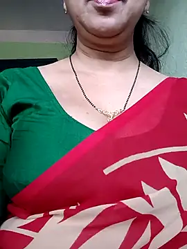 Snapshot of Rosy-B chatting on January 2025 09:57:01 AM Rosy-B online show from January 2025 09:57:01 AM