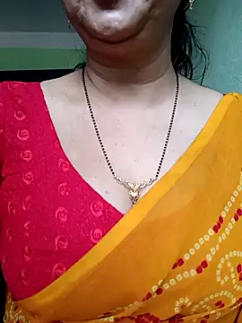 Snapshot of Rosy-B chatting on January 2025 10:02:01 AM Rosy-B online show from January 2025 10:02:01 AM