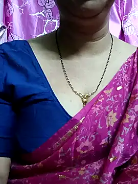 Snapshot of Rosy-B chatting on February 2025 09:57:01 PM Rosy-B online show from February 2025 09:57:01 PM