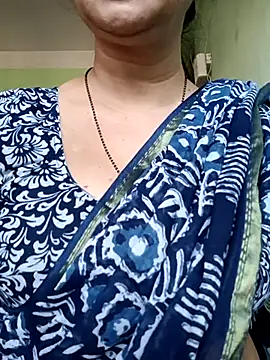 Snapshot of Rosy-B chatting on March 2025 10:11:01 AM Rosy-B online show from March 2025 10:11:01 AM