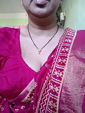 Snapshot of Rosy-B chatting on September 2025 09:58:02 AM Rosy-B online show from September 2025 09:58:02 AM