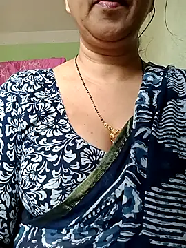 Snapshot of Rosy-B chatting on October 2025 12:52:01 AM Rosy-B online show from October 2025 12:52:01 AM