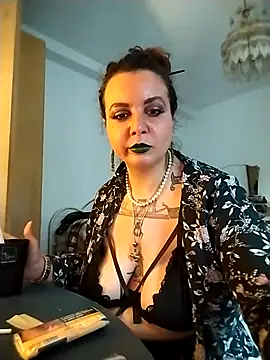 Snapshot of AliceBehind chatting on March 2026 04:45:01 PM AliceBehind online show from March 2026 04:45:01 PM