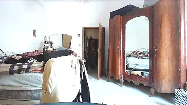 Snapshot of AliceBehind chatting on March 2026 11:59:02 AM AliceBehind online show from March 2026 11:59:02 AM