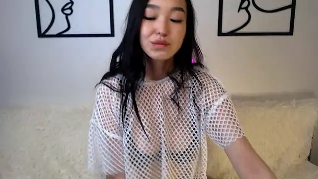 Hitomi Itoo online show from January 2025 01:45:02 PM