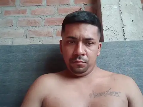 Snapshot of Jhon_Hot69 chatting on November 2025 08:33:02 PM Jhon Hot69 online show from November 2025 08:33:02 PM