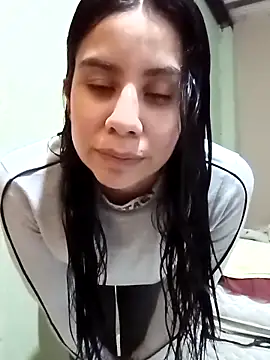 Snapshot of Michellluxo chatting on April 2026 12:56:01 AM Michellluxo online show from April 2026 12:56:01 AM