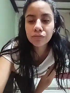 Snapshot of Michellluxo chatting on May 2026 10:27:01 PM Michellluxo online show from May 2026 10:27:01 PM