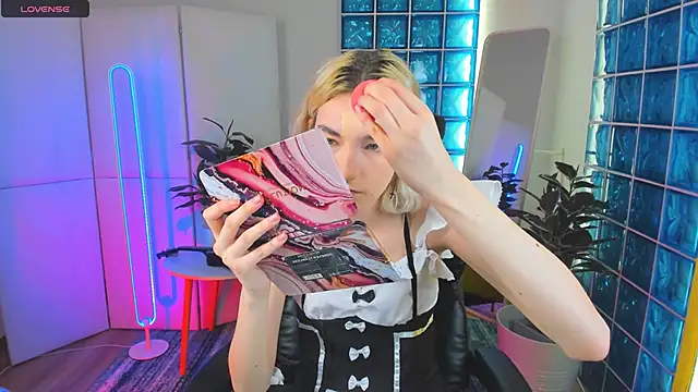 Snapshot of Mia_Cheers chatting on February 2025 01:51:02 PM Mia Cheers online show from February 2025 01:51:02 PM