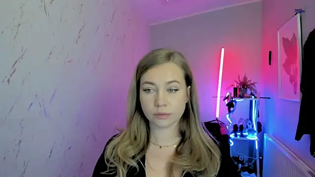 holly xglam online show from November 2025 08:35:02 PM