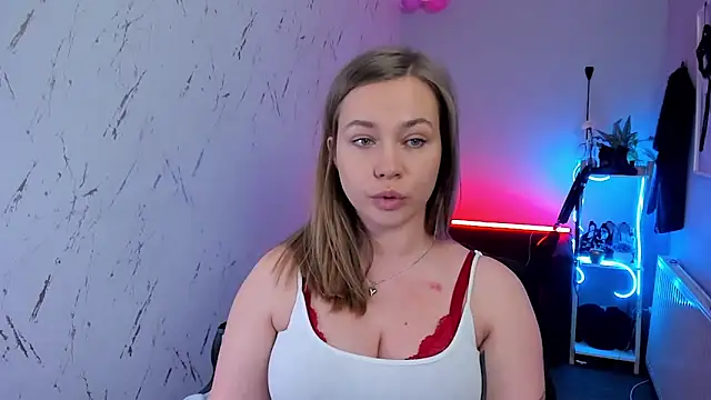 holly xglam online show from March 2026 07:19:01 PM