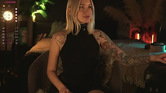 LinaKinky online show from December 2024 03:25:02 PM