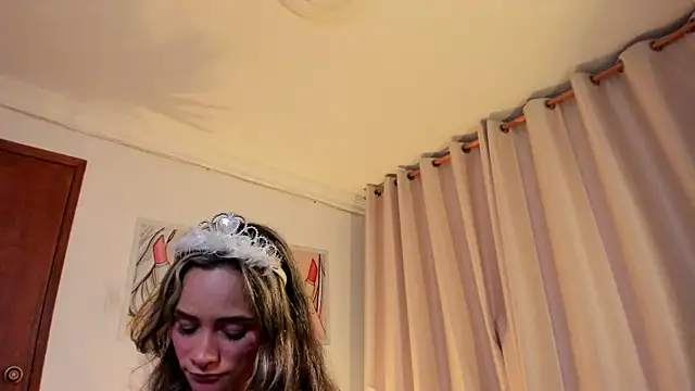 SkiinnyAna online show from October 2025 07:37:01 PM