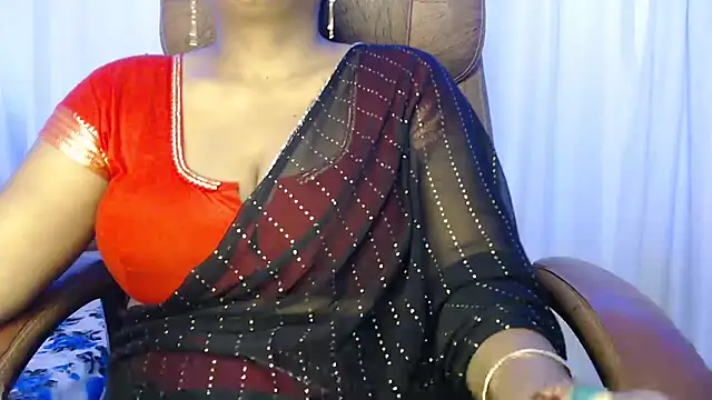 Prita07 online show from October 2025 11:33:02 AM