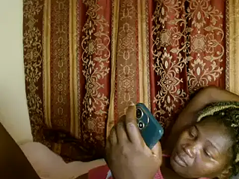 Snapshot of Sexxy_pretty24 chatting on February 2025 07:27:01 PM Sexxy pretty24 online show from February 2025 07:27:01 PM