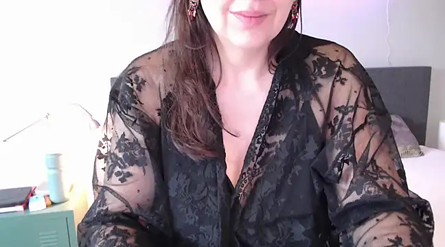 Ella Next Door online show from February 2025 09:44:02 AM