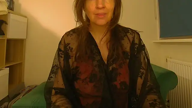 Snapshot of Ella_Next_Door chatting on May 2026 10:28:02 PM Ella Next Door online show from May 2026 10:28:02 PM