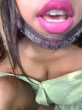 Snapshot of Cinderella-98 chatting on January 2025 03:04:02 AM Cinderella-98 online show from January 2025 03:04:02 AM