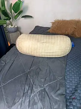 Snapshot of Cinderella-98 chatting on February 2025 06:26:02 PM Cinderella-98 online show from February 2025 06:26:02 PM