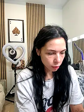 NattyFierros online show from November 2025 06:06:02 PM