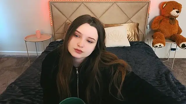 MagicPeachh  online show from April 2026 06:13:01 AM