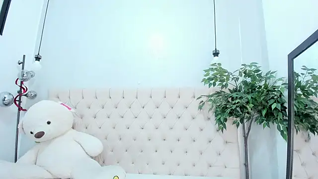 Victoria Coleman online show from March 2026 07:17:01 PM