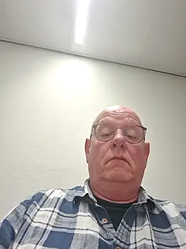 Snapshot of andrejoyfull64 chatting on December 2025 07:26:02 AM andrejoyfull64 online show from December 2025 07:26:02 AM