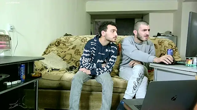 Snapshot of Barney_Tedd chatting on December 2024 04:09:02 AM Barney Tedd online show from December 2024 04:09:02 AM