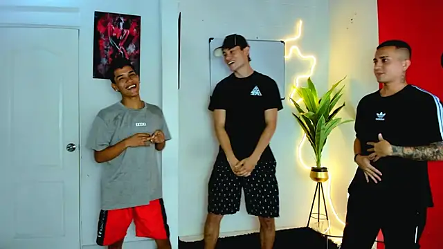 oversizedxguys online show from April 2026 01:32:01 AM