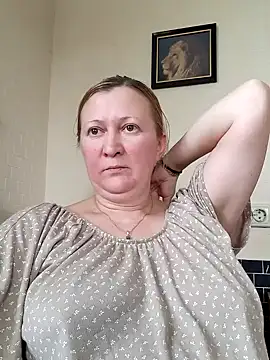 Snapshot of blondyaguar chatting on December 2024 09:17:02 AM blondyaguar online show from December 2024 09:17:02 AM