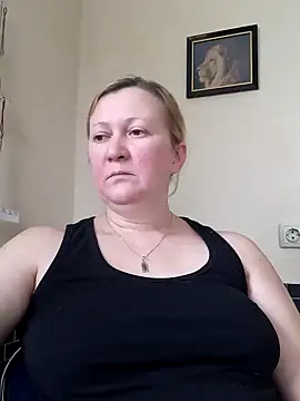 Snapshot of blondyaguar chatting on January 2025 09:39:01 AM blondyaguar online show from January 2025 09:39:01 AM