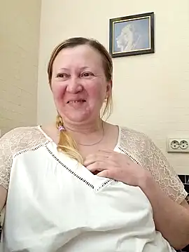 Snapshot of blondyaguar chatting on February 2025 05:07:02 PM blondyaguar online show from February 2025 05:07:02 PM