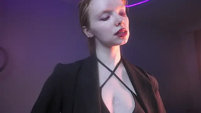 ginger hugs online show from October 2025 10:06:02 PM