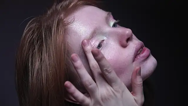 ginger hugs online show from November 2025 10:10:02 PM