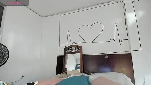 latinaStepmom online show from April 2026 10:49:01 PM