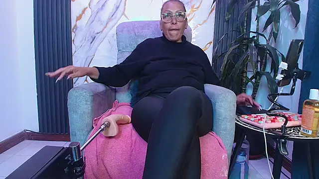 Snapshot of BrendaSex_Hot chatting on April 2026 10:12:02 PM BrendaSex Hot online show from April 2026 10:12:02 PM