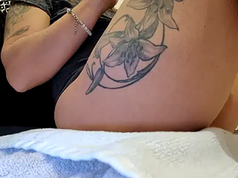 sweethotmilf888 online show from December 2025 04:37:02 PM