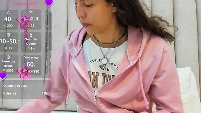 Snapshot of FreyaMoller chatting on February 2025 07:21:01 PM FreyaMoller online show from February 2025 07:21:01 PM