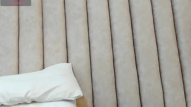 Snapshot of FreyaMoller chatting on February 2025 06:31:01 PM FreyaMoller online show from February 2025 06:31:01 PM