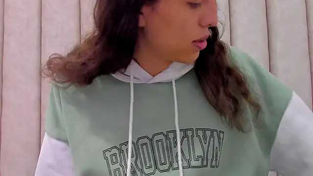 Snapshot of FreyaMoller chatting on November 2025 07:58:01 PM FreyaMoller online show from November 2025 07:58:01 PM